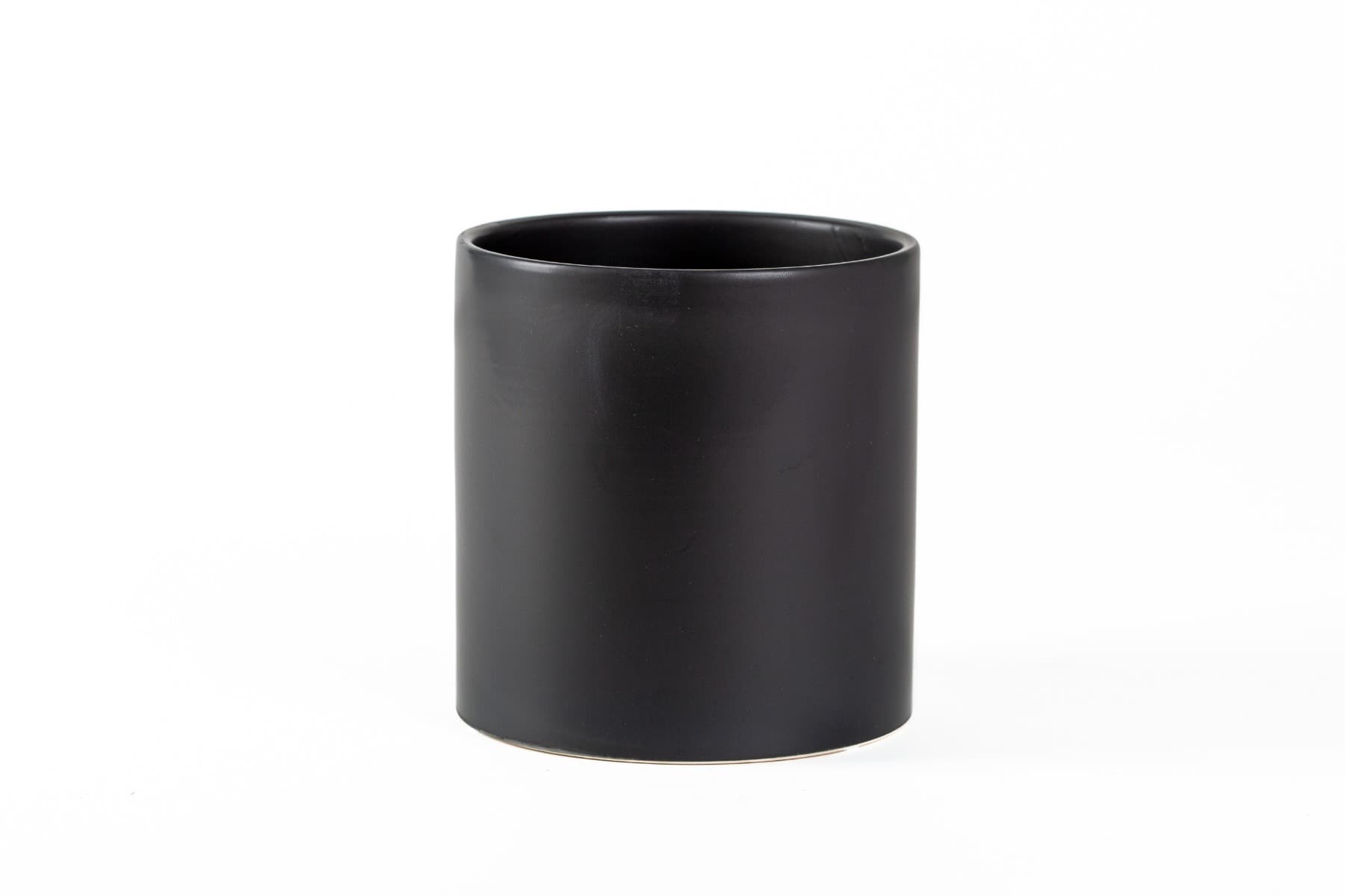 5.5" Matte Black Cylinder Ceramic