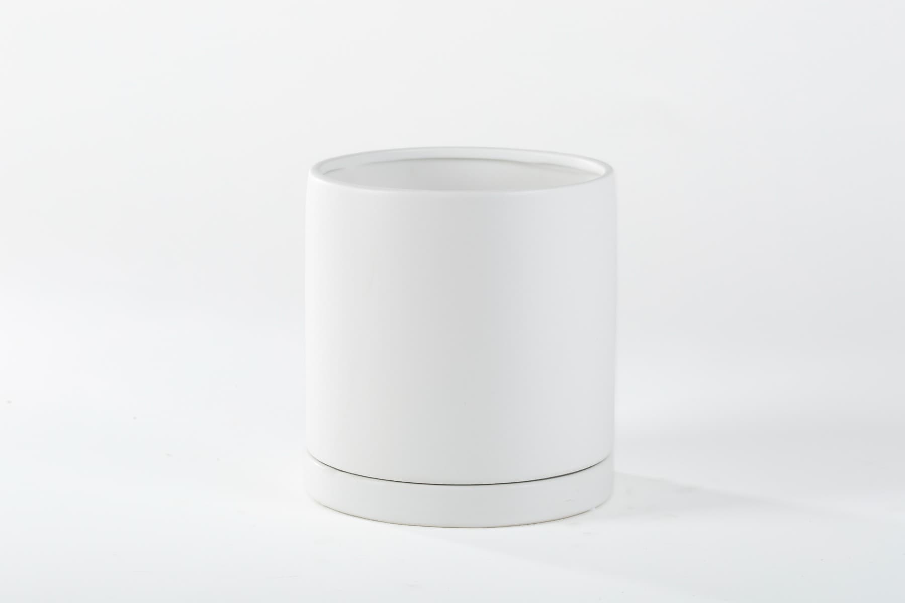 3.5" Matte White Cylinder w/ Saucer