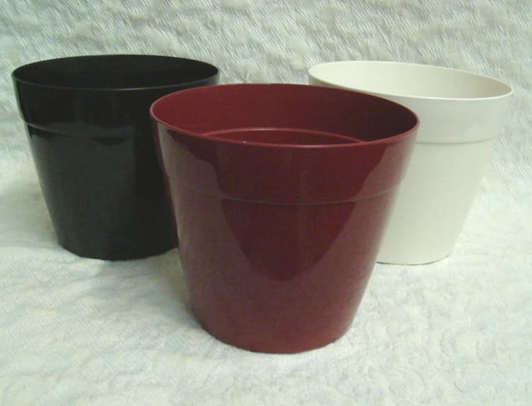 5 7/8" W x 5 1/8" Tall Tapered Cylinder Plastic Vase  DISC