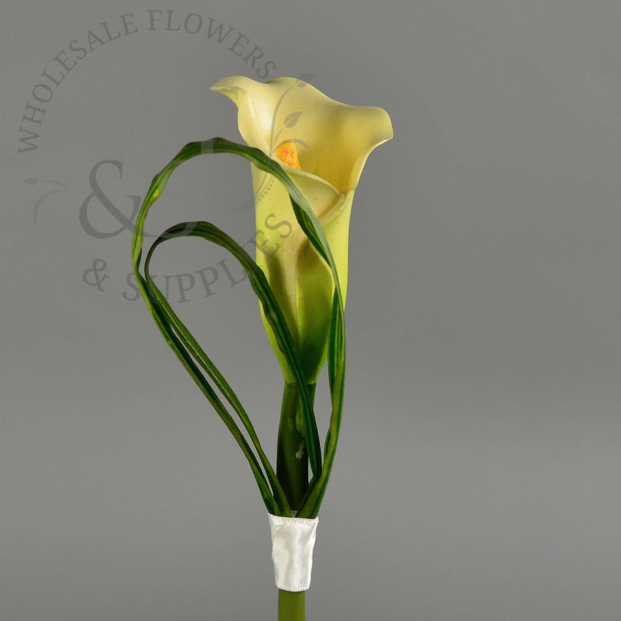 6.5" Artificial Calla Lily Boutonniere