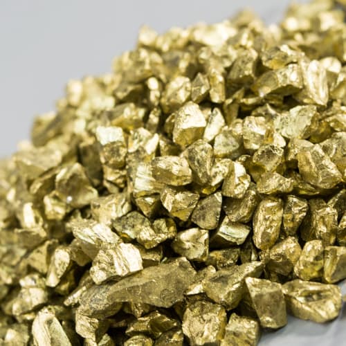 Crushed Glass Vase Filler in Gold