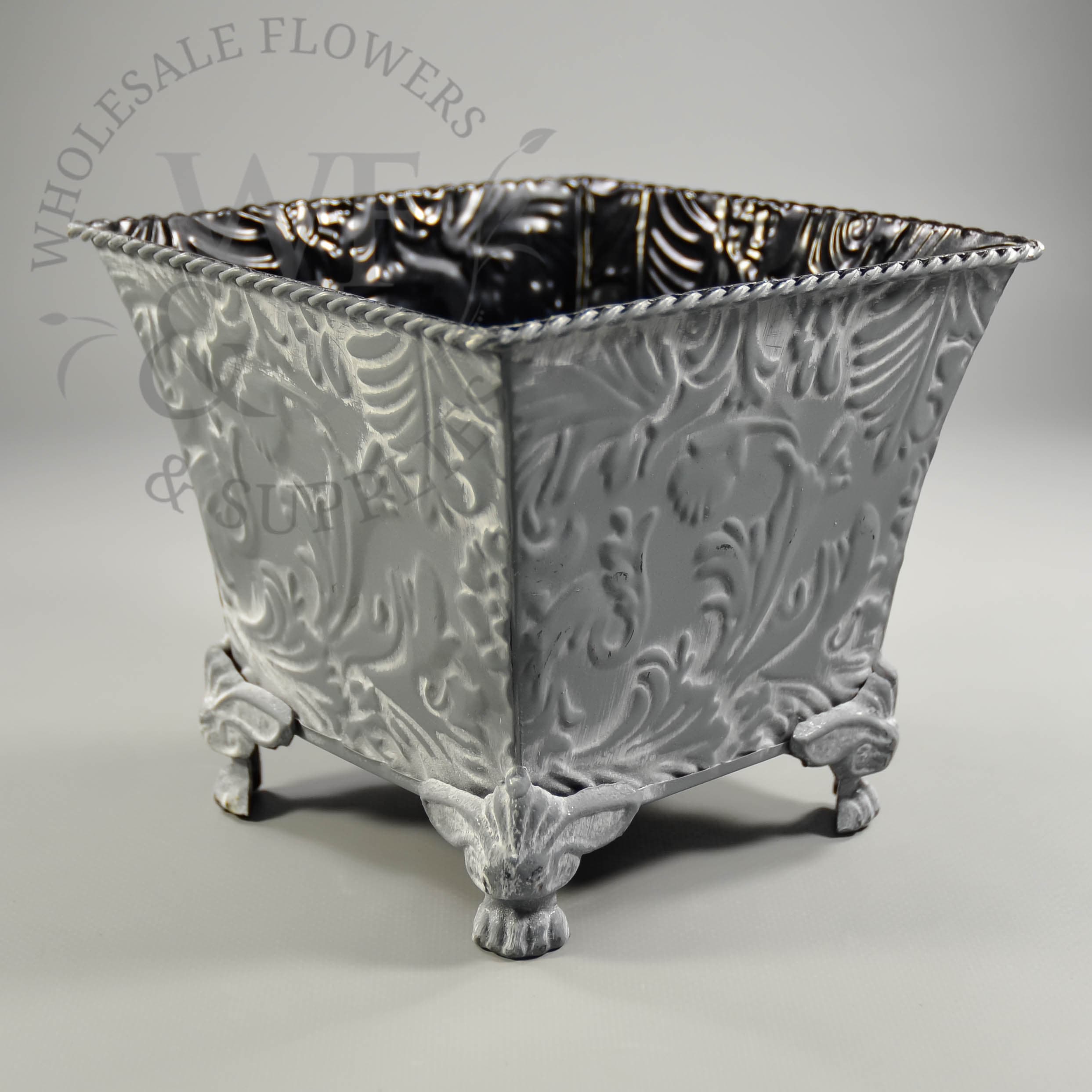 Pressed metal planter DISC