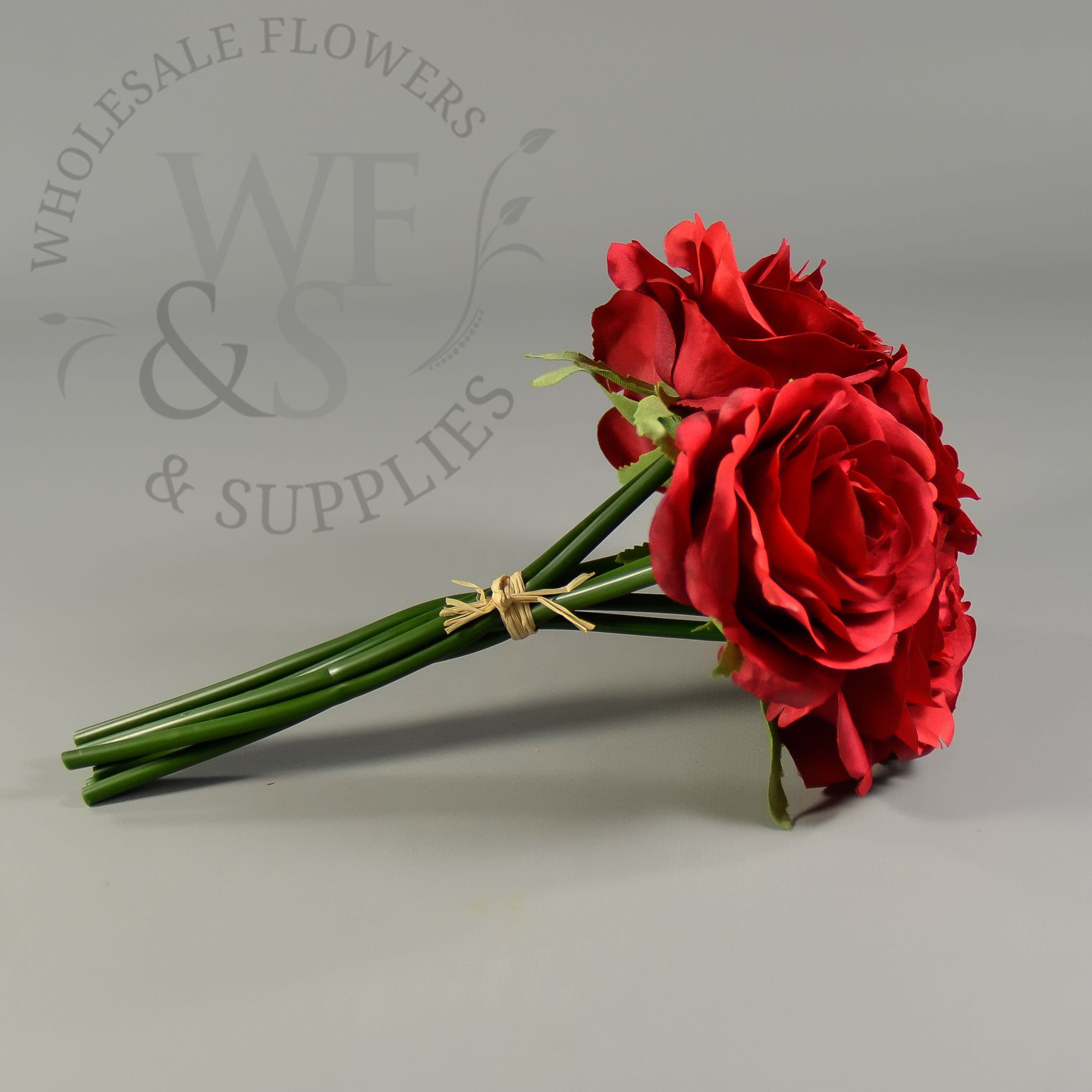 9" Rose Bouquet Red
